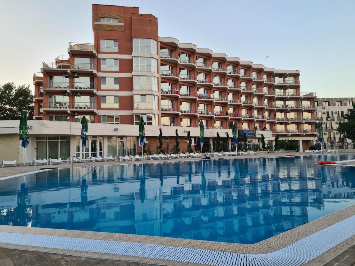 Hotel Amiral Mamaia Extérieur photo