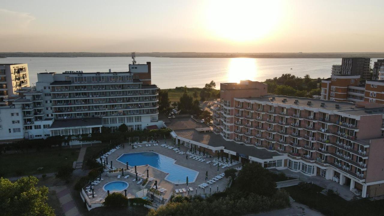 Hotel Amiral Mamaia Extérieur photo