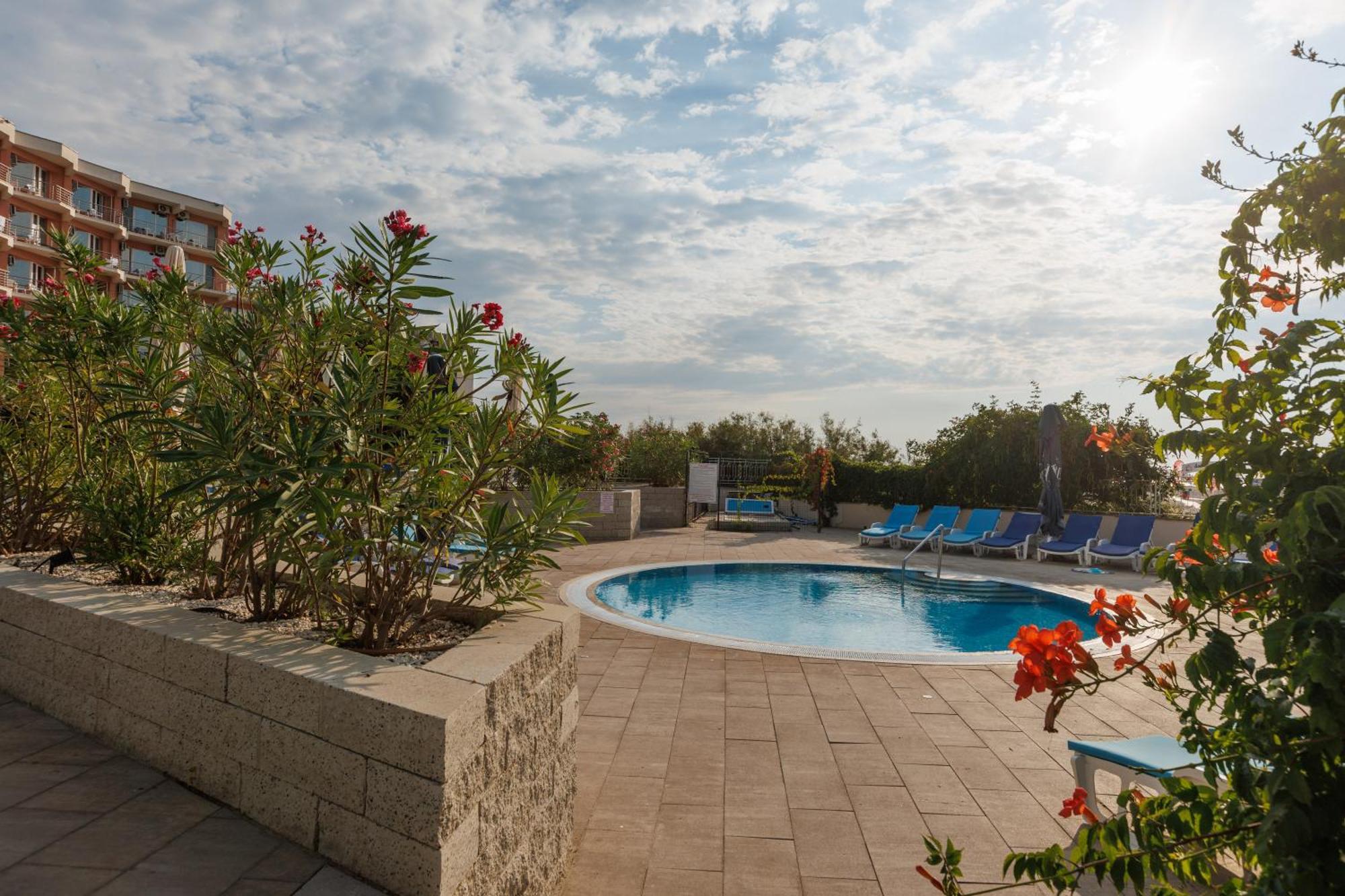Hotel Amiral Mamaia Extérieur photo
