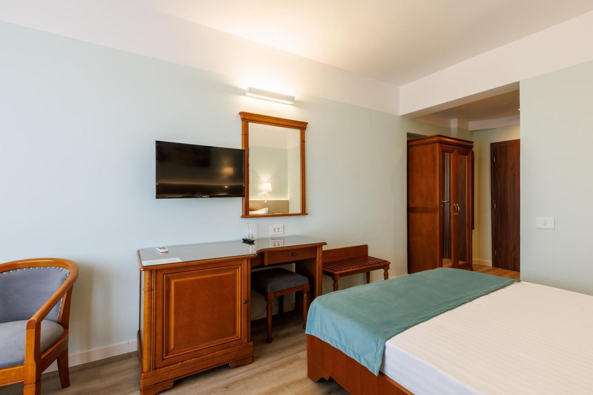 Hotel Amiral Mamaia Extérieur photo