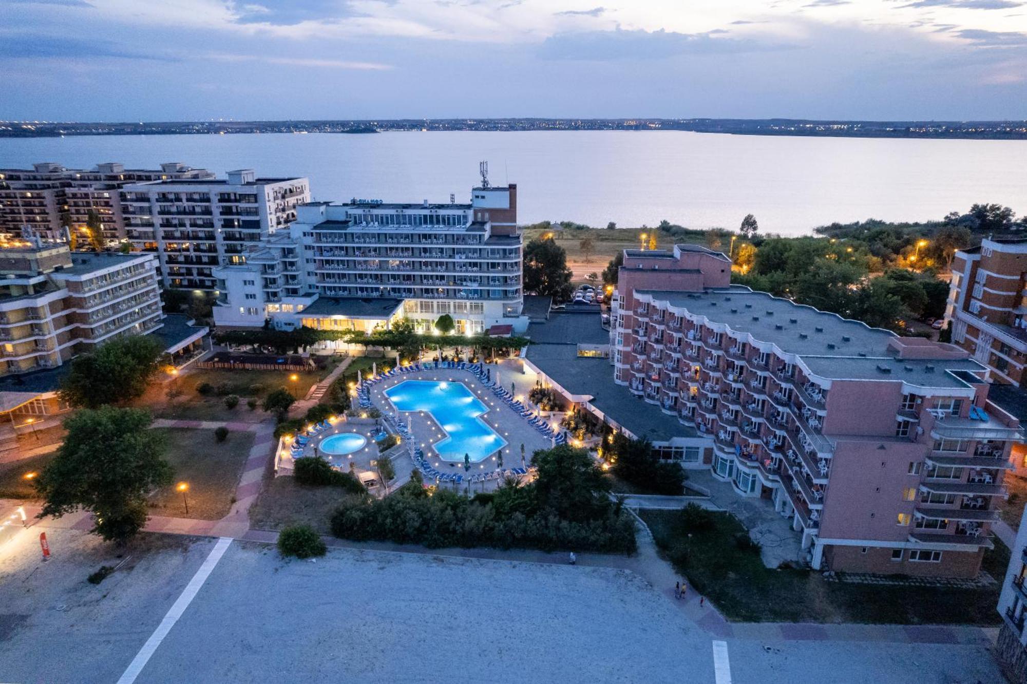 Hotel Amiral Mamaia Extérieur photo