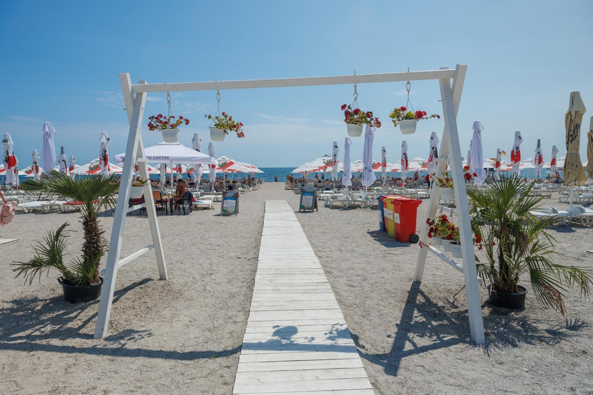 Hotel Amiral Mamaia Extérieur photo